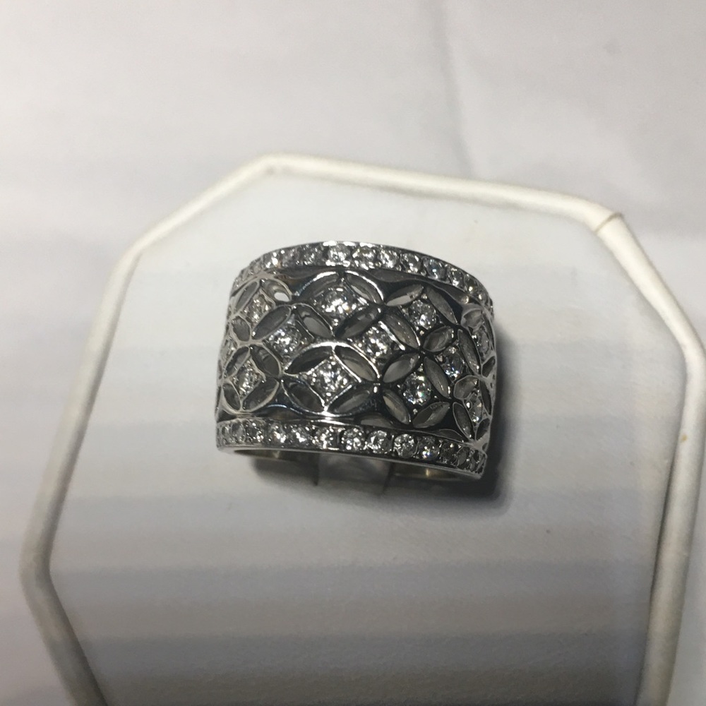 18K white gold diamonds wedding ring